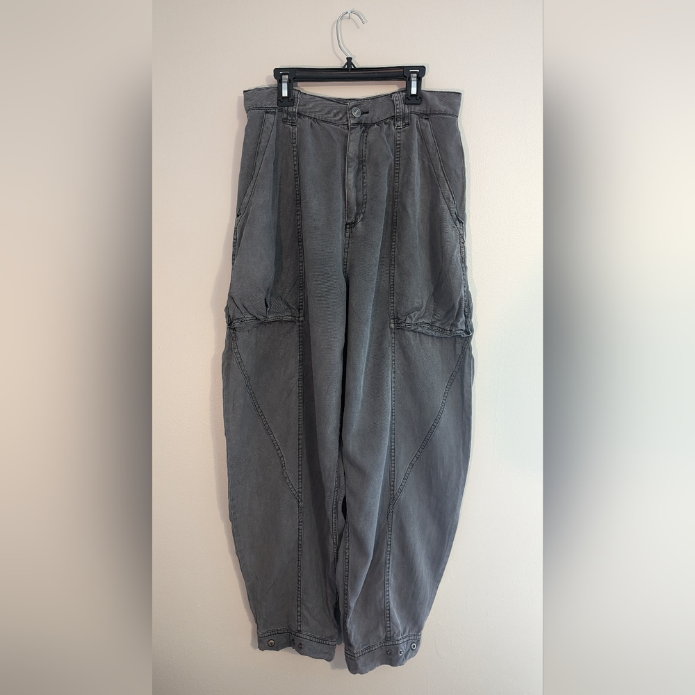 Urban Outfitters BDG Grey Lightweight Cargo Joggers Pants